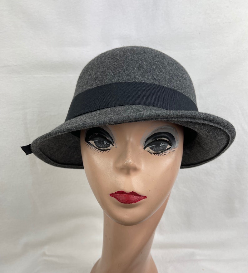 Gray Felt Cloche Hat With Turned Up Slanted Brim And Black Ribbon Band / Vintage Inspired Gray Felt Cloche Hat / Downton Abbey Cloche Hat image 1