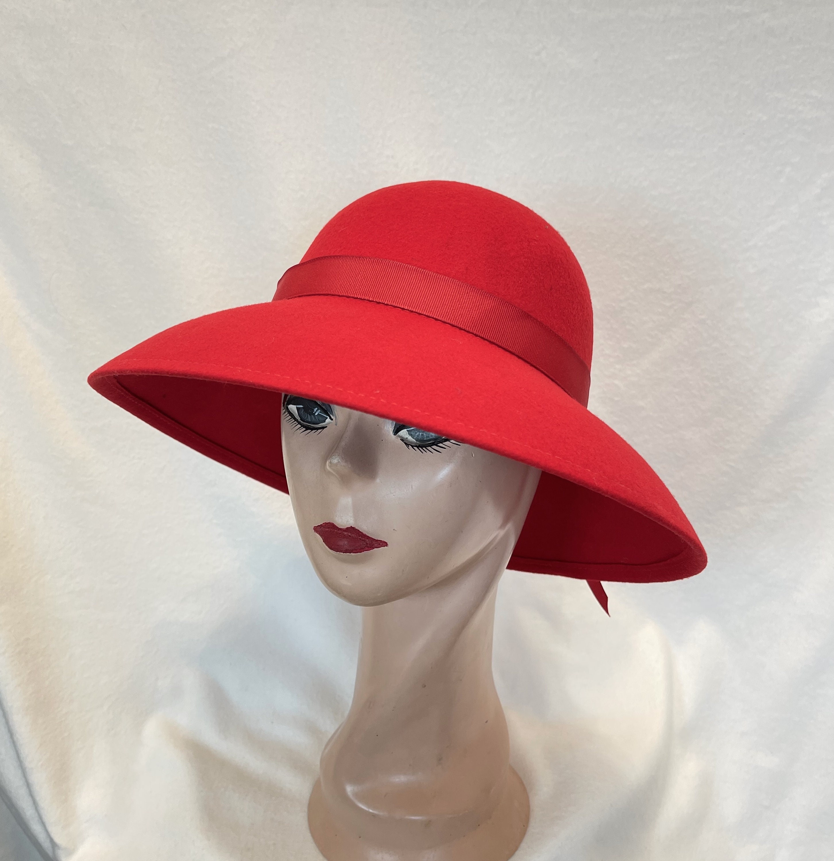 Beautiful Red Wool Large Brim Hat Red Wool Felt 4 Inch Bell Brim Hat: Vintage Inspired Winter  main image 2