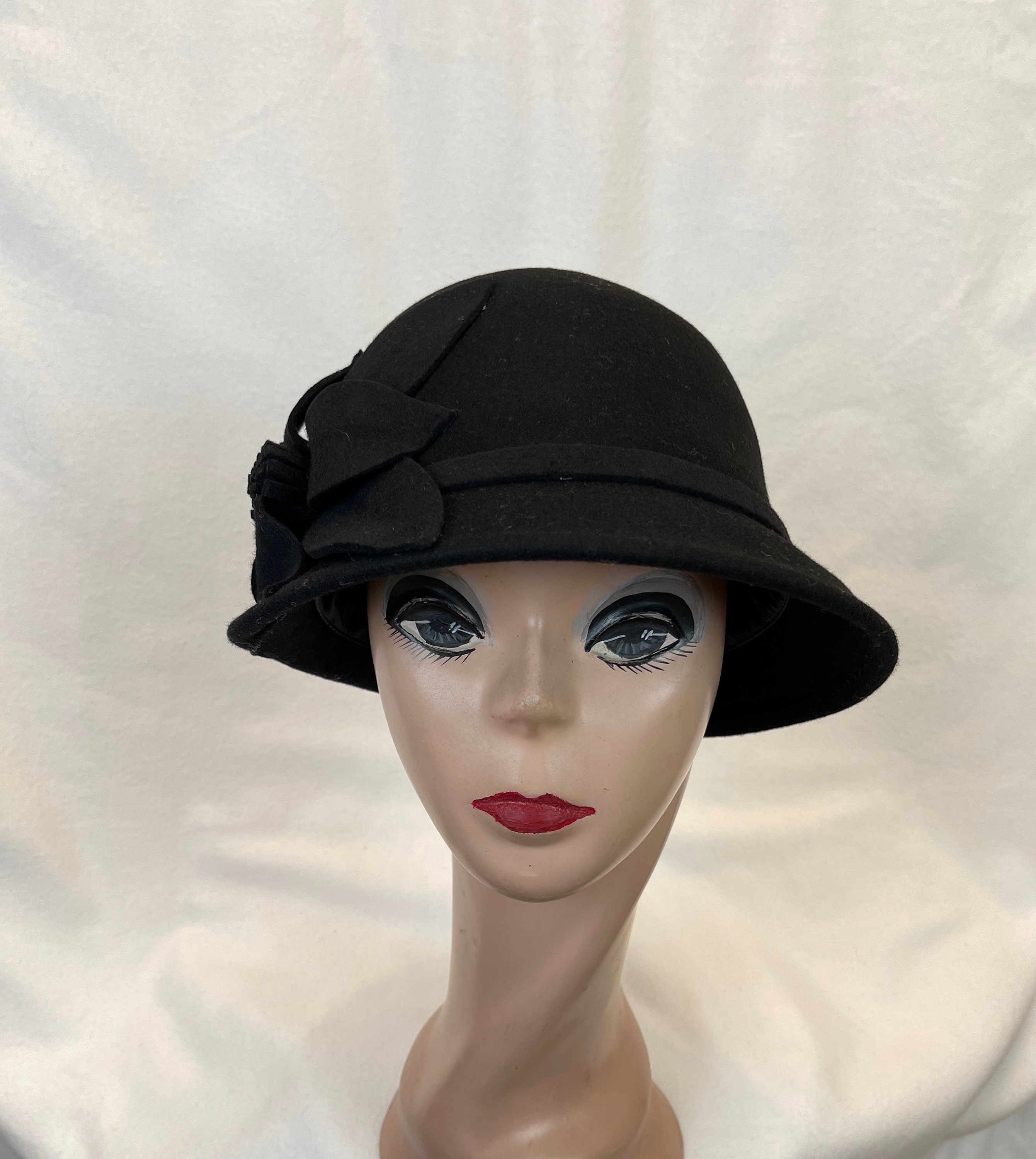 Vintage Inspired Black Wool Felt Cloche Hat With Flower - Etsy