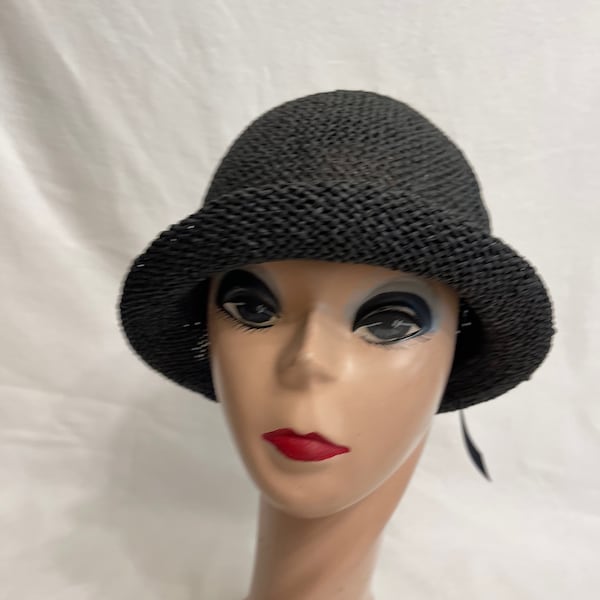 Schwarz Toyo Stroh Cloche Hat: Vintage inspirierte, verstellbare Passform
