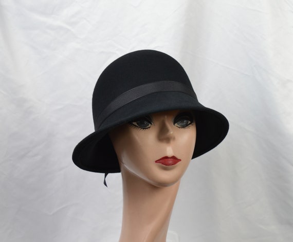 Black wool cloche hat 2025