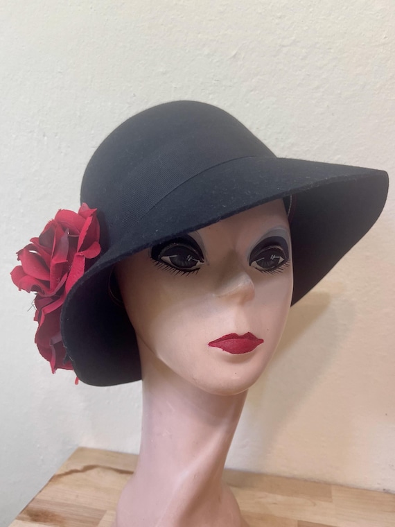 Black Wool Felt Cloche Hat: Red Silk Roses, Downton Abbey  display picture 2