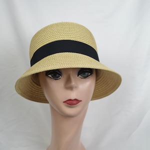 Tan Wheat Color Cloche Hat With Bow / Vintage Inspired Downton Abbey Style Cloche Hat / 1920&#39;s Style Tan Straw Cloche Hat With 2 Inch Brim