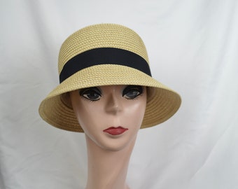 Tan Wheat Color Cloche Hat With Bow / Vintage Inspired Downton Abbey Style Cloche Hat / 1920's Style Tan Straw Cloche Hat With 2 Inch Brim