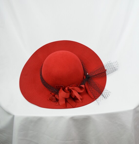 Wool Felt Large Brim Hat With Velvet 