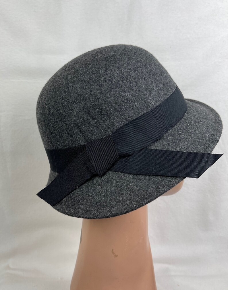 Gray Felt Cloche Hat With Turned Up Slanted Brim And Black Ribbon Band / Vintage Inspired Gray Felt Cloche Hat / Downton Abbey Cloche Hat image 5