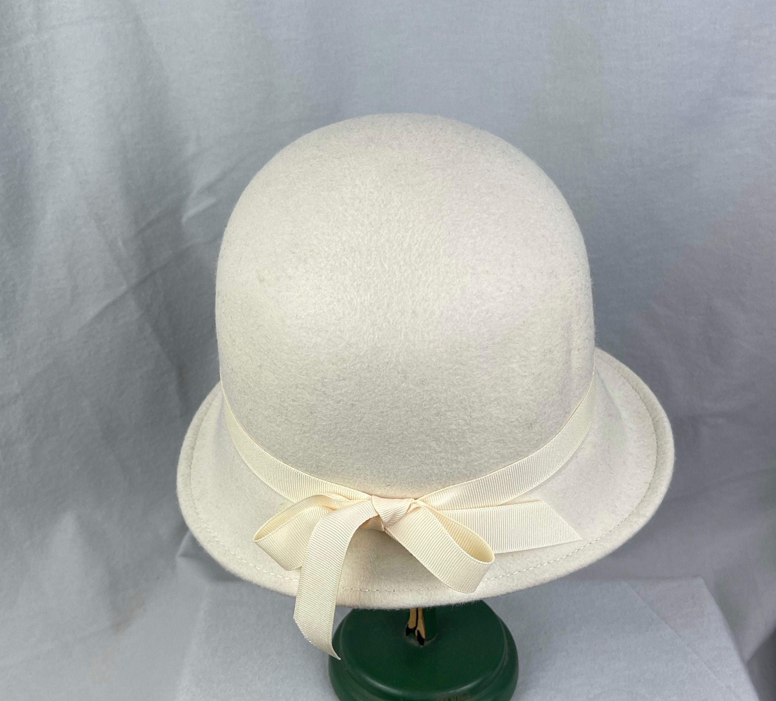 Ivory Wool Felt Cloche Hat: 1920s Flapper Style - Etsy Denmark display picture 1