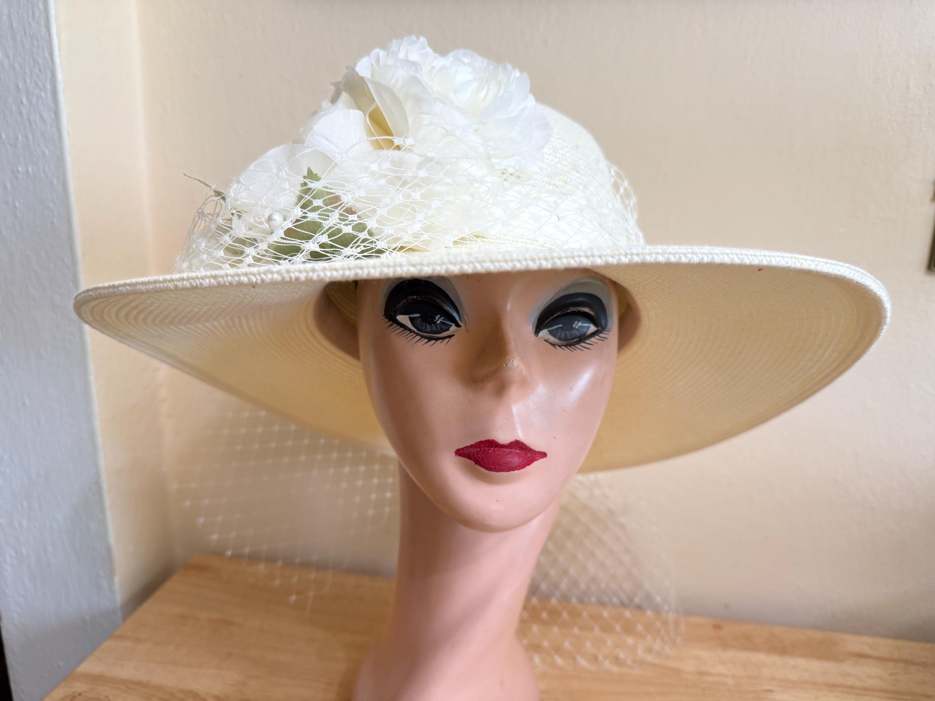 4 Inch Brim Cream Bridal Straw Hat With Silk Flowers  display picture 3