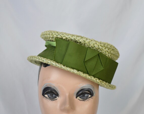 Vintage 1950s Light Green Crocheted Raffia Straw S