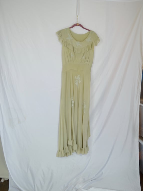 Vintage 1920's Beige Silk Gown With Silk Embroider