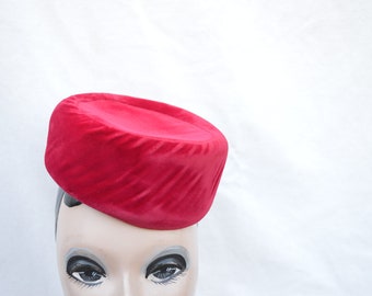 Red Rose Velvet Pillbox Vintage Hat / 1950's Vintage Pillbox Hat / Red Pillbox Hat / Vintage Millinery