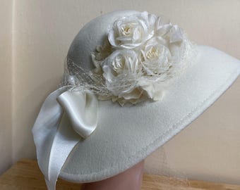 Ivory Wool Felt Wide Brim Hat: Silk Roses Bridal Millinery  display picture 2