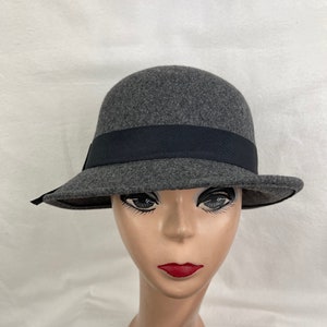 Gray Felt Cloche Hat With Turned Up Slanted Brim And Black Ribbon Band / Vintage Inspired Gray Felt Cloche Hat / Downton Abbey Cloche Hat image 2