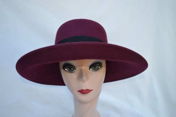 womens burgundy hat
