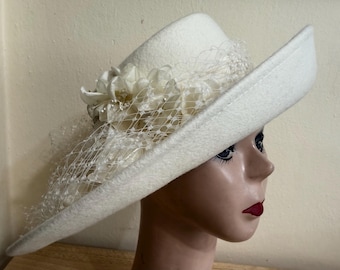 Ivory Wool Felt Wide Brim Hat: Silk Roses Bridal Millinery  display picture 1