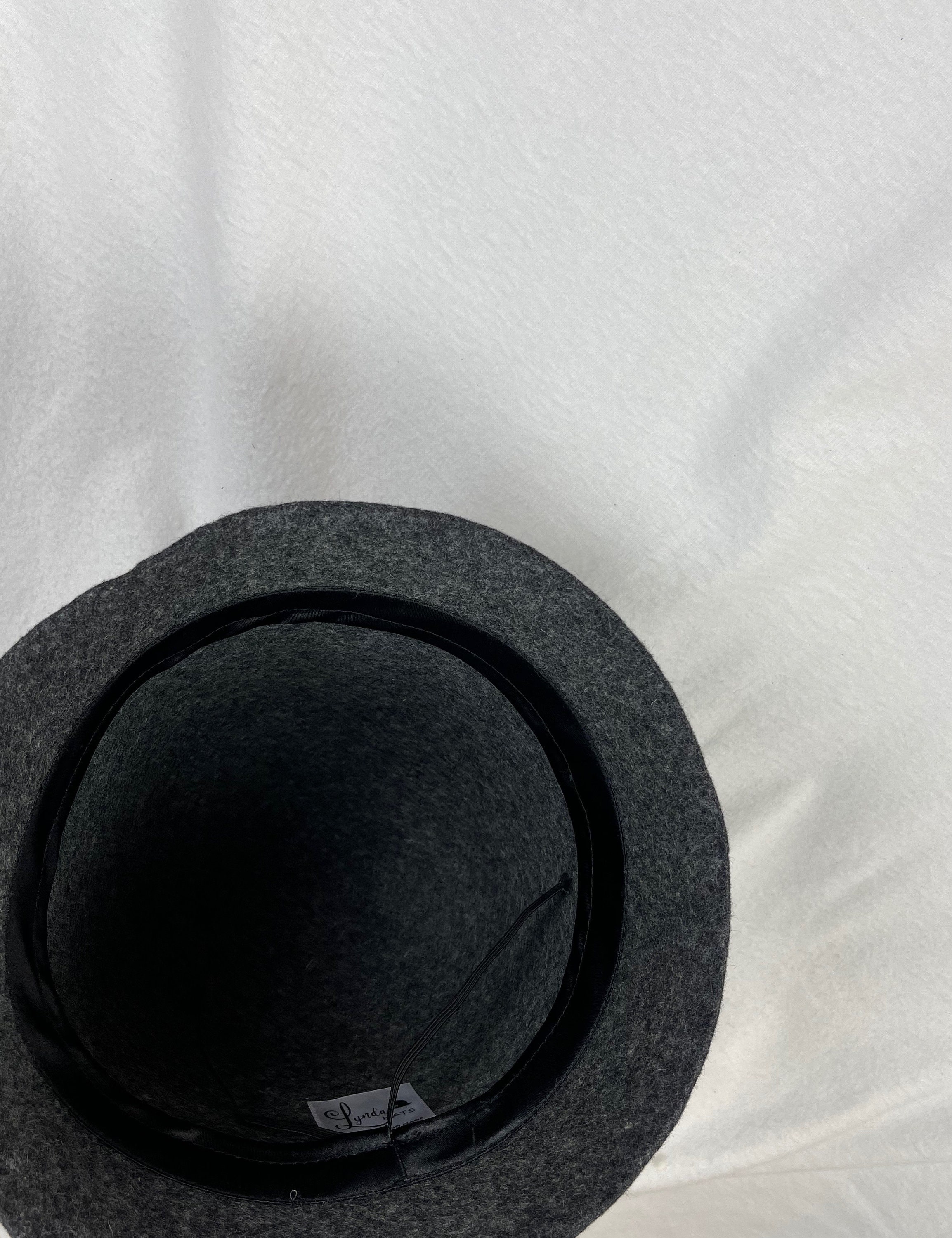 Vintage 60s Tally-Ho Grey Felt Wool Cloche Fedora Hat w/ Feather Vintage Feather Wool Felt Bucket Hat, 1960s-70s Hat, Fall  main image 2