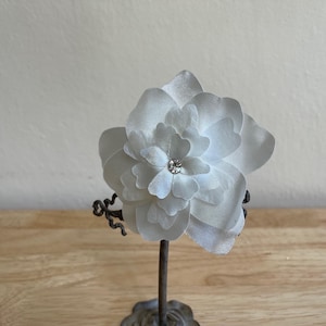 Wedding White Silk Flower 4 " Hair Clip / Bridal Handmade Flower Hair Clip / White Silk Flat Flower Clip For Headpiece / Free US Shipping