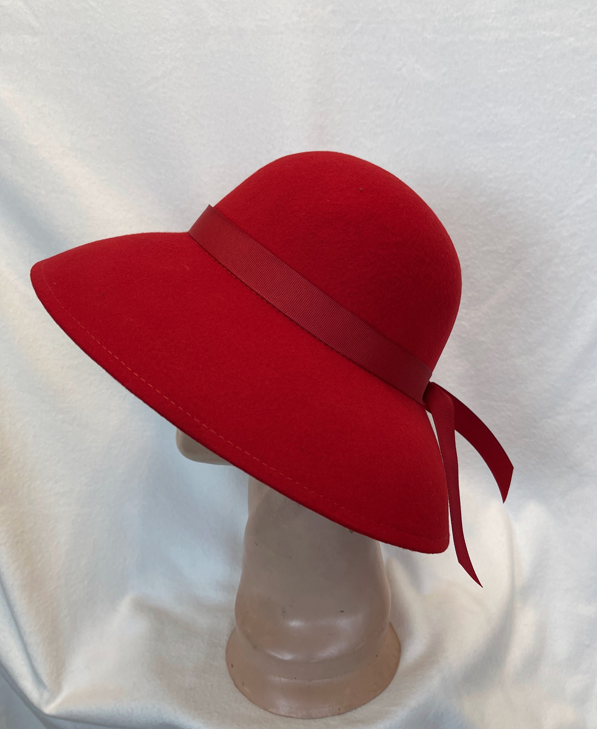 Red Wool Felt 4 Inch Bell Brim Hat: Vintage Inspired Winter 