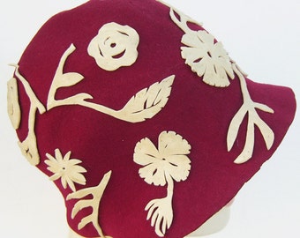 22 1/4" - Vintage Red Fur Felt Cloche With White Floral Cut-Out Appliques