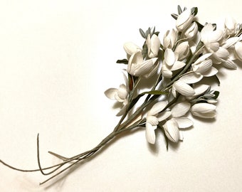 Vintage Unused White Millinery Flowers Floral Trim
