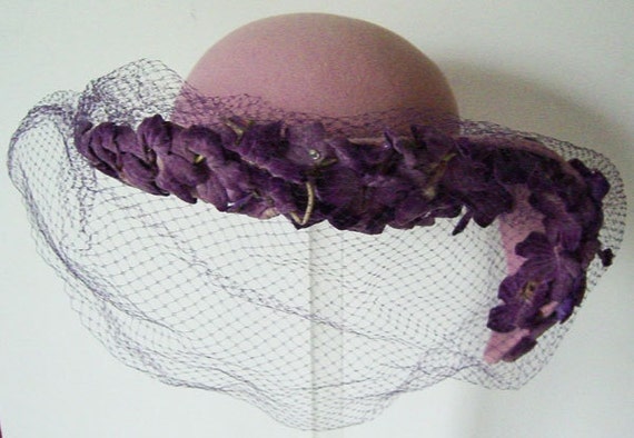22 1/2" - Vintage ADRIENNE 1940s Purple Floral Pin