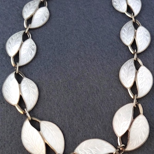 Collar vintage MEKA de plata de ley 925 y esmalte blanco Dinamarca