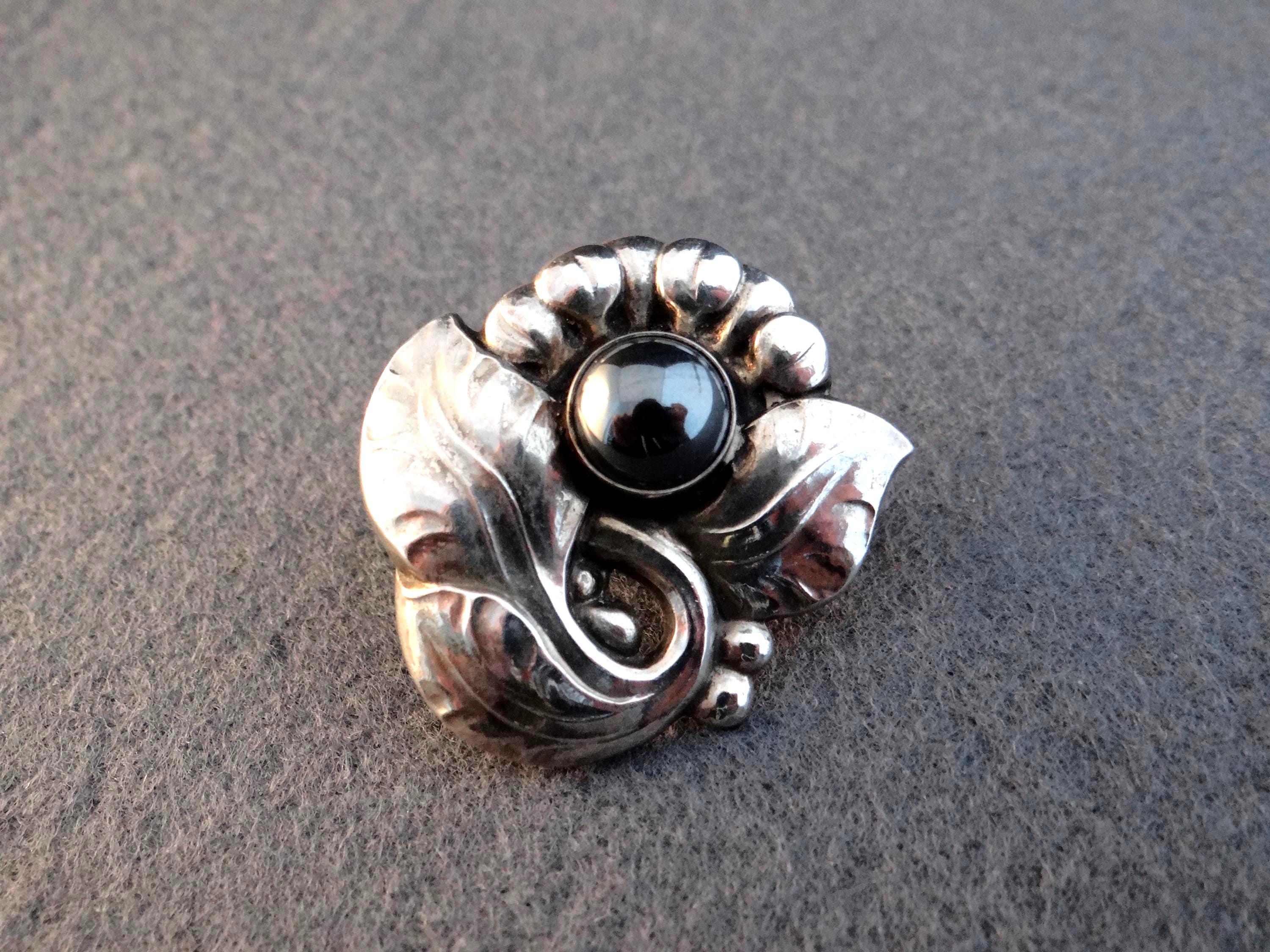 ジョージジェンセン ブローチ ムーンストーン 71