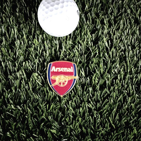 Gunners inspirierter Golfball Markierer