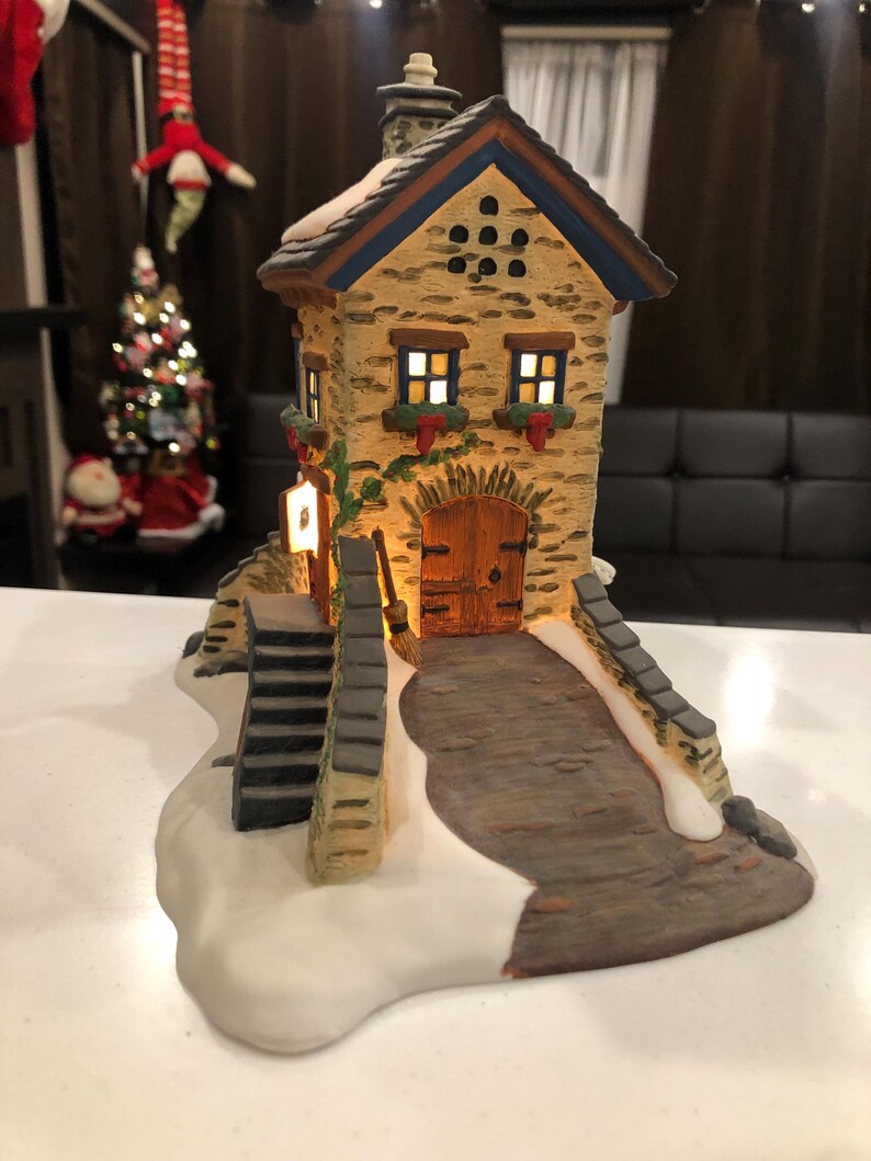 Department 56 The Maltings - Villaggio Di Natale In Miniatura, Edificio In Ceramica, Collezione Dickens, 14,2 Cm