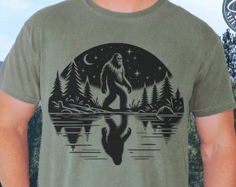 Big Foot unter dem Mond Komfort Farben Garment-Dyed T-Shirt Lookin Sasquatch Tshirt 100% Baumwolle Big Foot Vintage T-Shirt Big Foot Camping Shirt