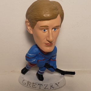 Wayne Gretzky Corinthian Headliner Figure from 1997