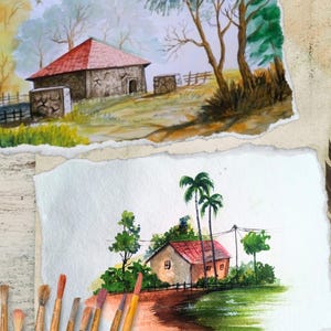 Op de afbeelding: Aquarel schilderijen van landelijke taferelen. E&eacute;n toont een stenen gebouw met een rood dak, de andere een huis met palmbomen. Penselen zijn linksonder gerangschikt en rechts een veer.
