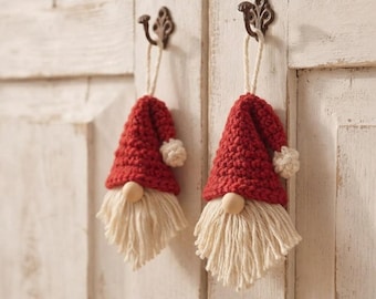 Christmas Gnome Door Hanger Crochet Pattern | Holiday Gnome Wall Hanging Pattern| Christmas Decor | Christmas Gnome Plush – Digital file