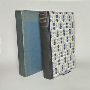 Le Morte Darthur by Sir Thomas Malory – The Heritage Press (1955) – Illustrated by Robert Gibbings - Vintage Collectible Book with Slipcase