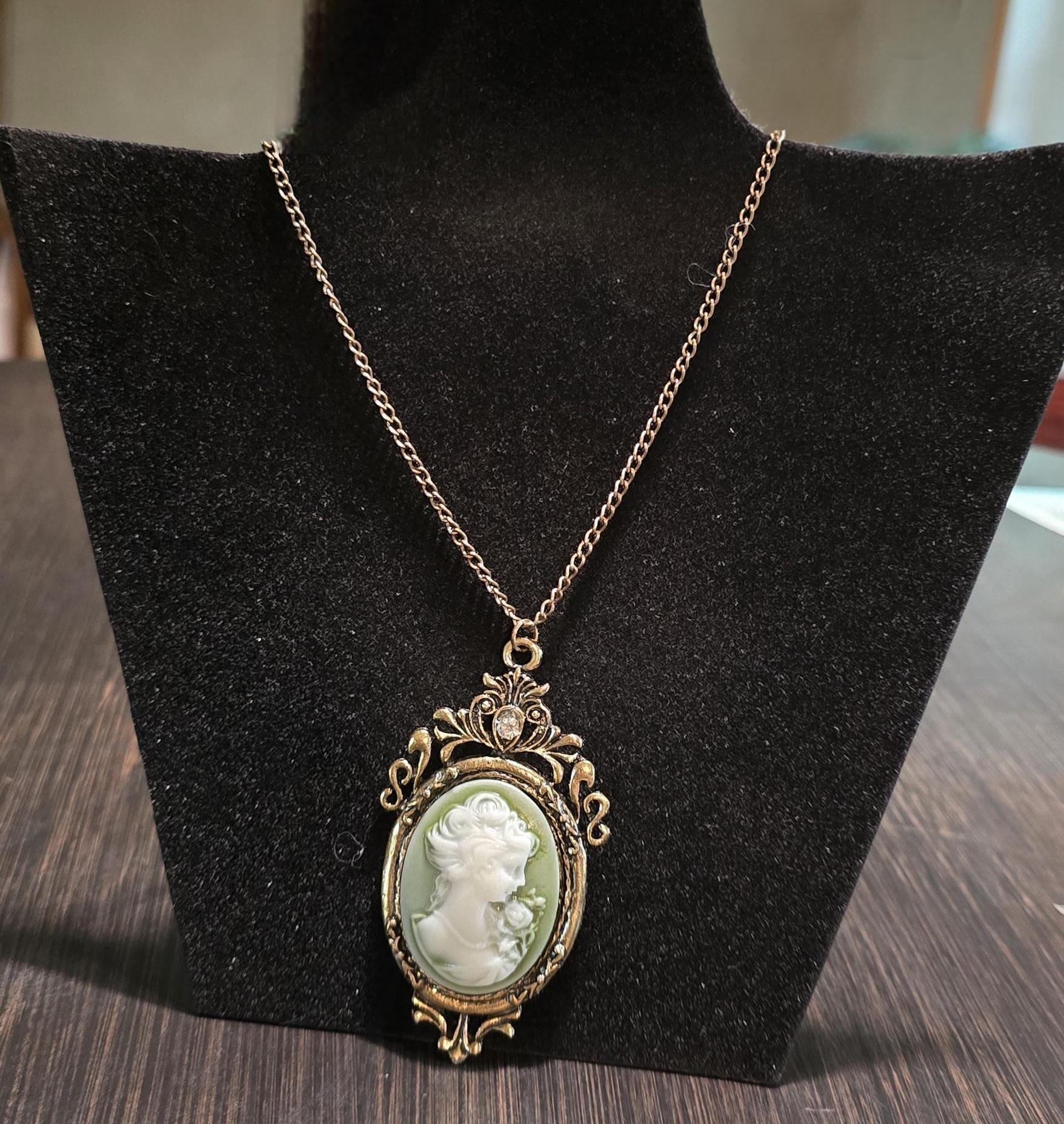 Vintage necklace Jade Cameo Lady Hollow flowers gemstone