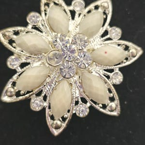 Crystal ceramic flower brooch pin. vintage