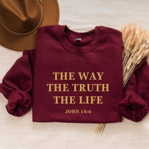 Aesthetic Christian Sweatshirt For Men Christian Apparel Brown Jesus T-Shirt Christian Streetwear Clothing Bible Verse T Shirt Christian Men
