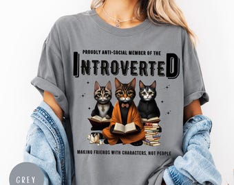 Funny Reading Cats T-Shirt: Introvert Book Lover Gift