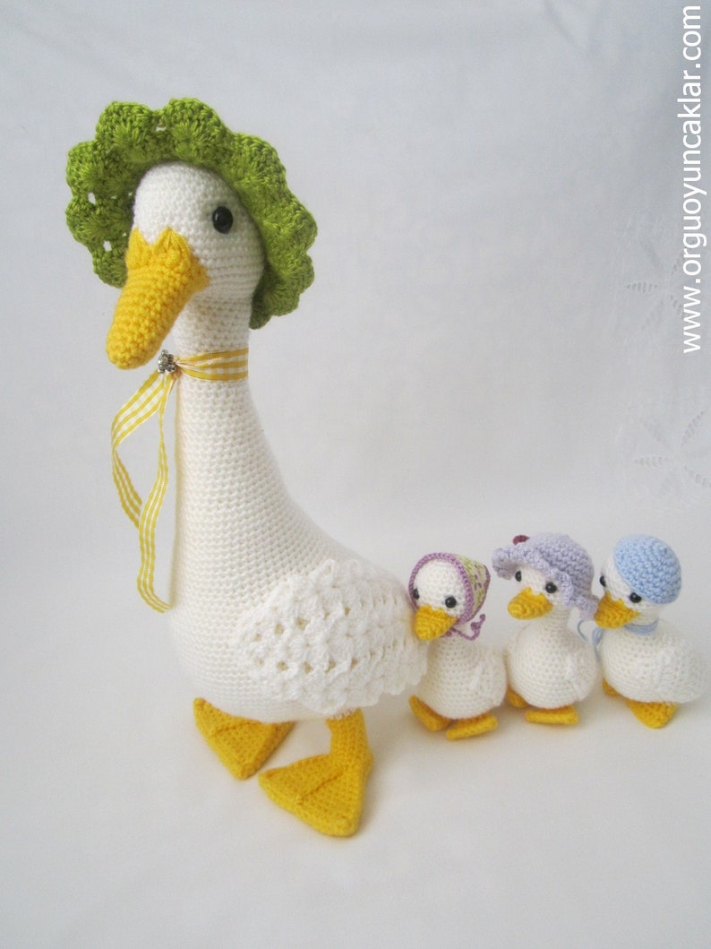 Amigurumi Mum and Baby Ducks Pattern image 2