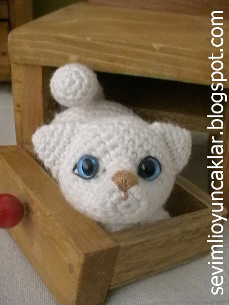 Amigurumi White Kitty Pattern image 4