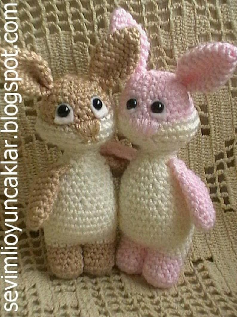 Crochet Valentine Bunnies image 4