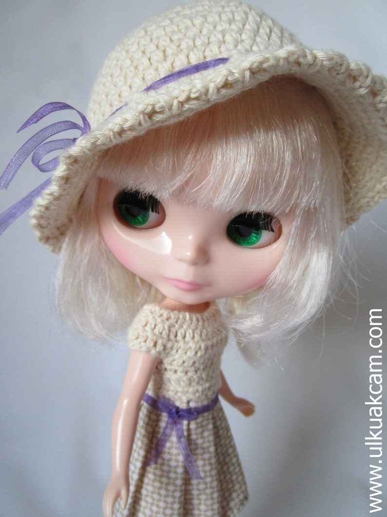 OOAK Beige crocheted Outfit set for Blythe image 3