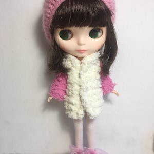 Crocheted sweater-jacket for Blythe Doll