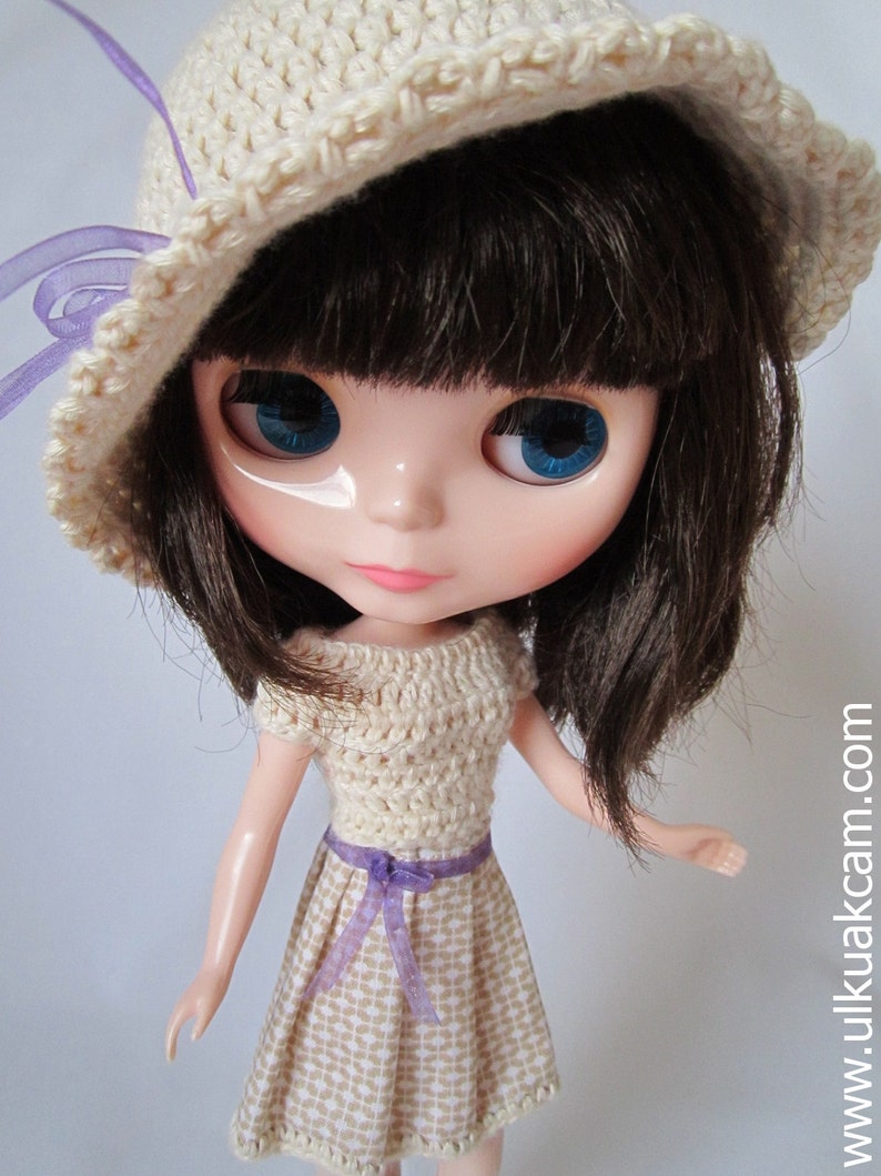 OOAK Beige crocheted Outfit set for Blythe image 1