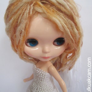 Wedding Gown for Blythe Doll