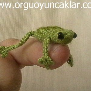 Amigurumi 0.8 inc Miniature Crochet Hook Frog Pattern image 2