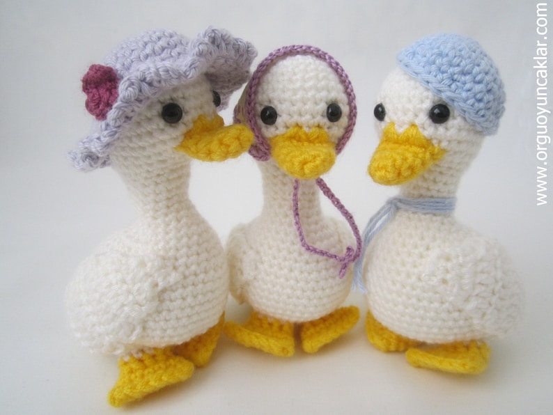 Crochet Mum and Baby Ducks image 3