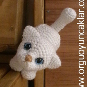 Amigurumi White Kitty Pattern image 2