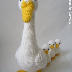 Crochet Mum and Baby Ducks image 1