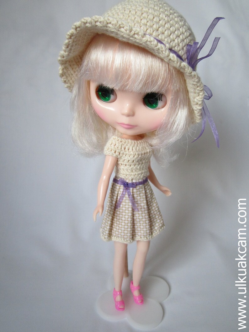 OOAK Beige crocheted Outfit set for Blythe image 2